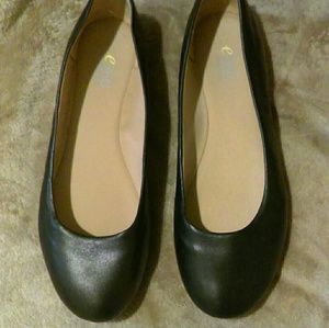 E360 Easy Spirit black flats